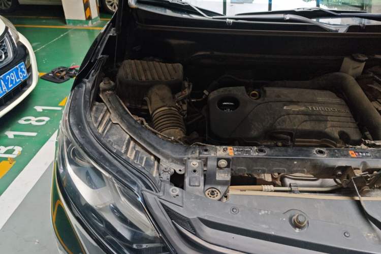 Used Chevrolet Equinox 2019 535T Automatic YuJie Edition China VI Engine Bay Right