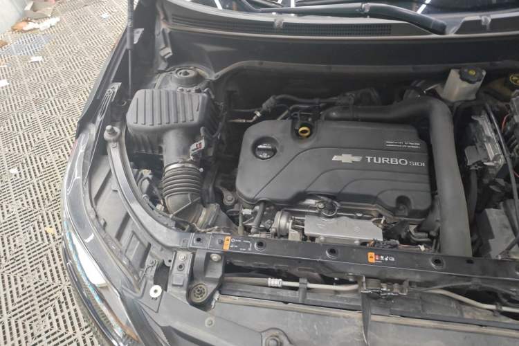 Used Chevrolet Equinox 2019 535T Automatic Lingjie Edition China VI Standard Engine Bay Right