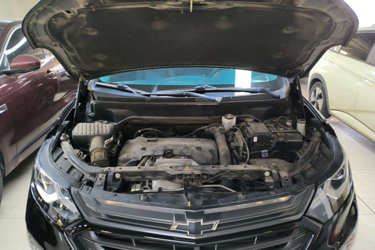 Used Chevrolet Equinox 2019 Redline 550T Automatic All-Wheel-Drive Trailblazer RS China VI Standard Engine Bay