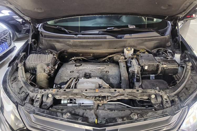 Used Chevrolet Equinox 2019 Redline 550T Automatic All-Wheel-Drive Trailblazer RS China VI Standard Engine Bay