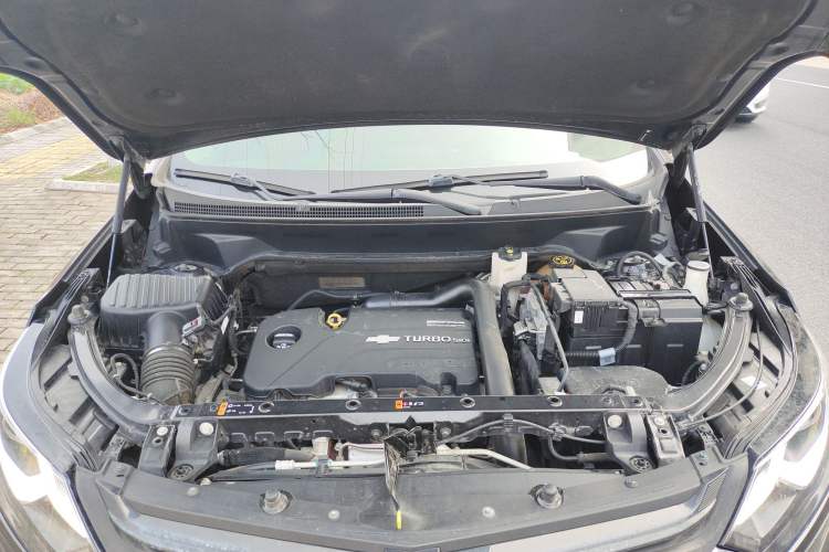Used Chevrolet Equinox 2019 535T Automatic YuJie Edition China VI Engine Bay
