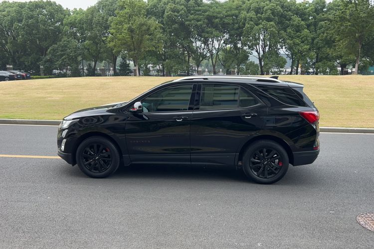 Used Chevrolet Equinox 2019 Redline 550T Automatic All-Wheel-Drive Trailblazer RS China VI Standard Exterior 2