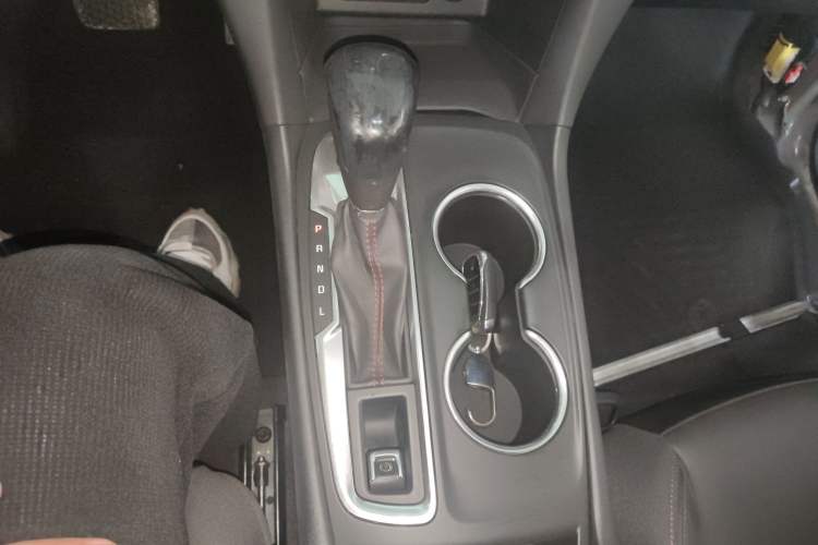 Used Chevrolet Equinox 2019 Redline 550T Automatic All-Wheel-Drive RS Model China VI Standard Gear Lever
