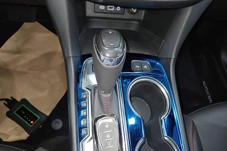 Used Chevrolet Equinox 2019 Redline 550T Automatic All-Wheel-Drive Trailblazer RS China VI Standard Gear Lever