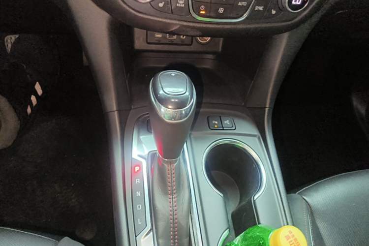 Used Chevrolet Equinox 2019 Redline 550T Automatic All-Wheel-Drive Trailblazer RS China VI Standard Gear Lever