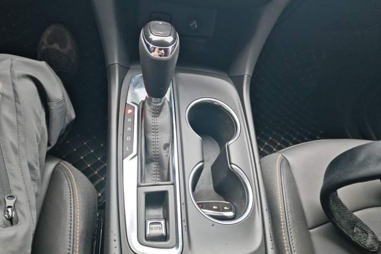 Used Chevrolet Equinox 2019 535T Automatic Chijie Edition China VI Gear Lever