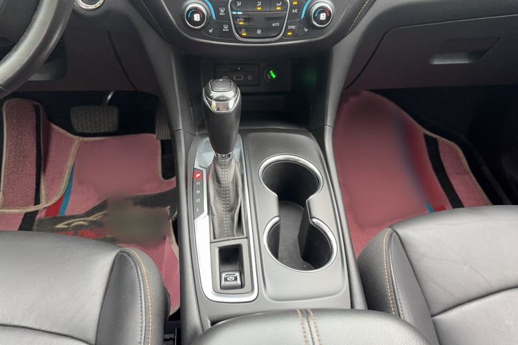 Used Chevrolet Equinox 2019 535T Automatic YuJie Edition China VI Gear Lever