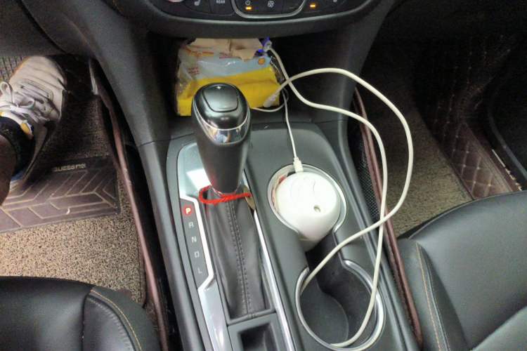 Used Chevrolet Equinox 2019 535T Automatic YuJie Edition China VI Gear Lever