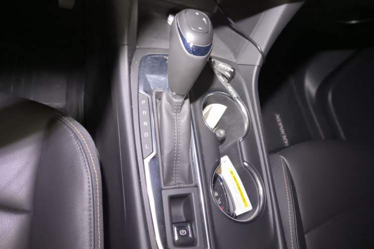 Used Chevrolet Equinox 2019 535T Automatic YuJie Edition China VI Gear Lever