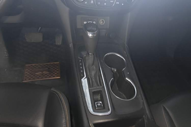 Used Chevrolet Equinox 2019 535T Automatic YuJie Edition China V Standard Gear Lever