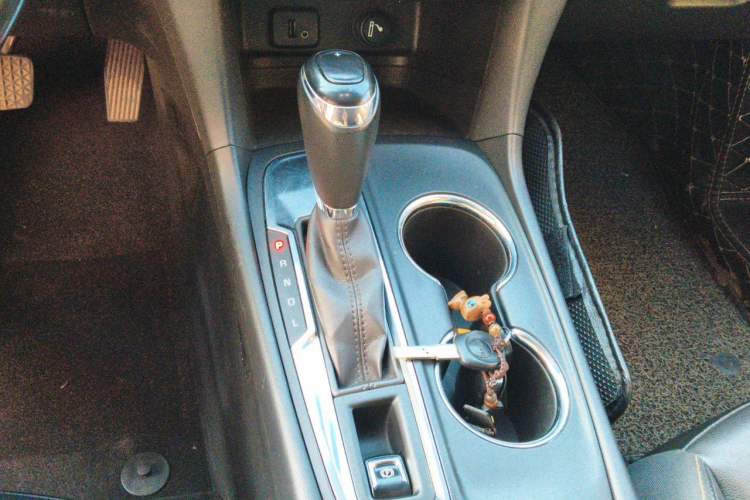 Used Chevrolet Equinox 2019 535T Automatic Chijie Edition China VI Gear Lever