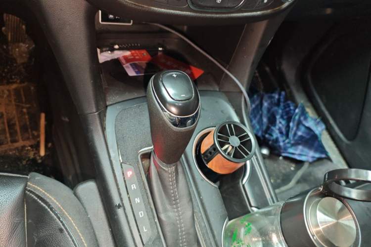 Used Chevrolet Equinox 2019 535T Automatic YuJie Edition China VI Gear Lever
