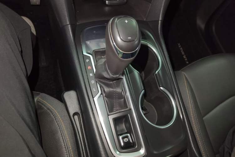 Used Chevrolet Equinox 2019 535T Automatic YuJie Edition China VI Gear Lever