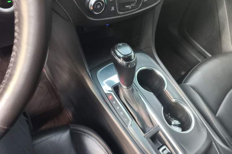Used Chevrolet Equinox 2019 535T Automatic Chijie Edition China VI Gear Lever