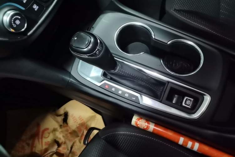 Used Chevrolet Equinox 2019 535T Automatic Lingjie Edition China VI Standard Gear Lever