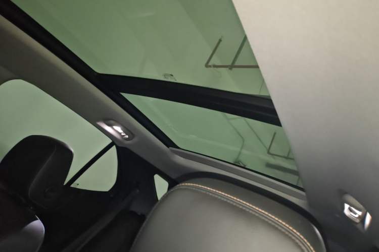 Used Chevrolet Equinox 2019 535T Automatic YuJie Edition China VI Headliner