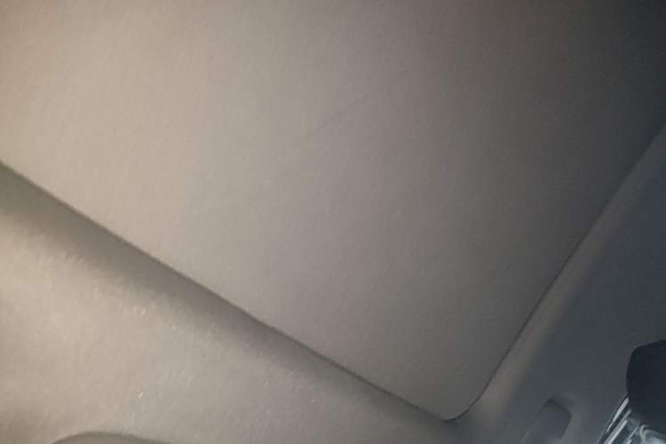 Used Chevrolet Equinox 2019 Redline 550T Automatic All-Wheel-Drive RS Model China VI Standard Headliner