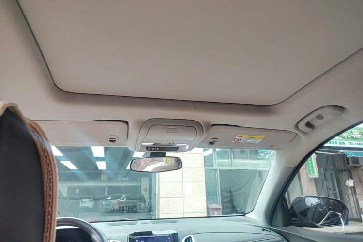 Used Chevrolet Equinox 2019 535T Automatic YuJie Edition China VI Headliner