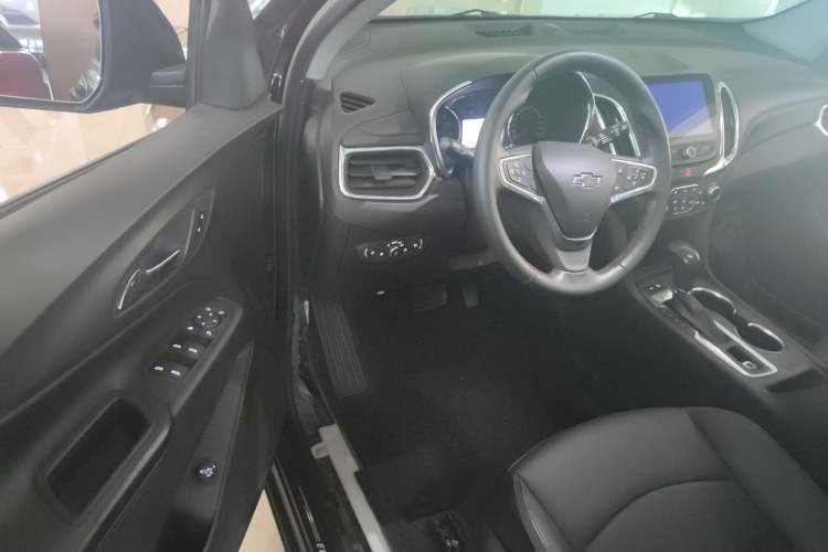Used Chevrolet Equinox 2019 Redline 550T Automatic All-Wheel-Drive RS Model China VI Standard Interior 3