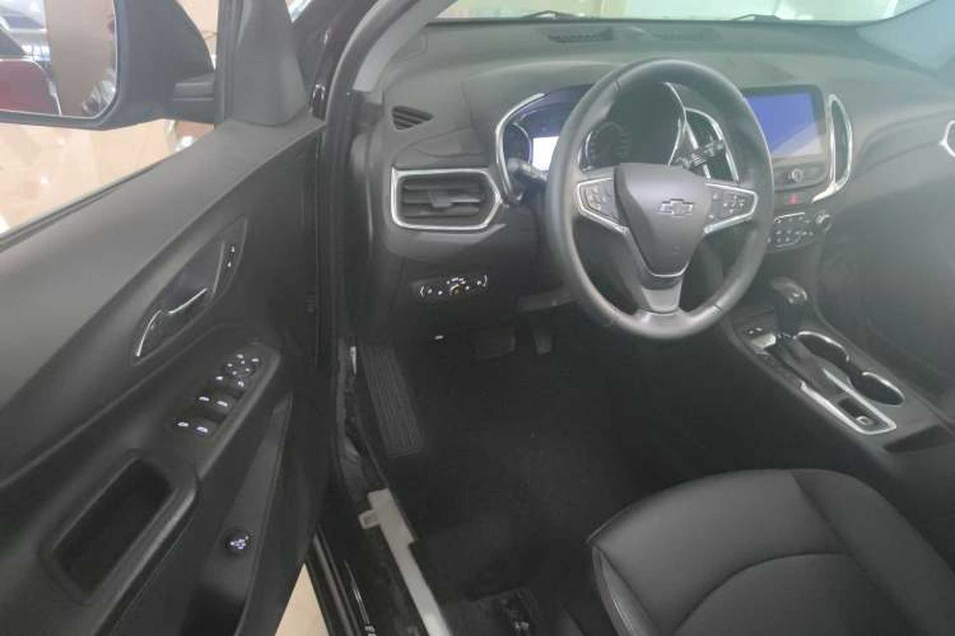 Used Chevrolet Equinox 2019 Redline 550T Automatic All-Wheel-Drive RS Model China VI Standard Interior 3