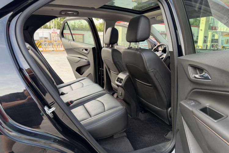 Used Chevrolet Equinox 2019 535T Automatic Chijie Edition China VI Interior 6