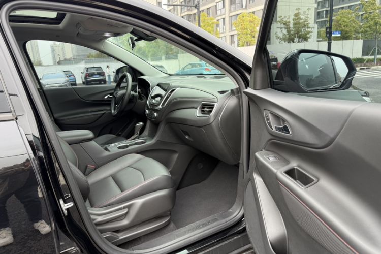 Used Chevrolet Equinox 2019 Redline 550T Automatic All-Wheel-Drive RS Model China VI Standard Interior 9