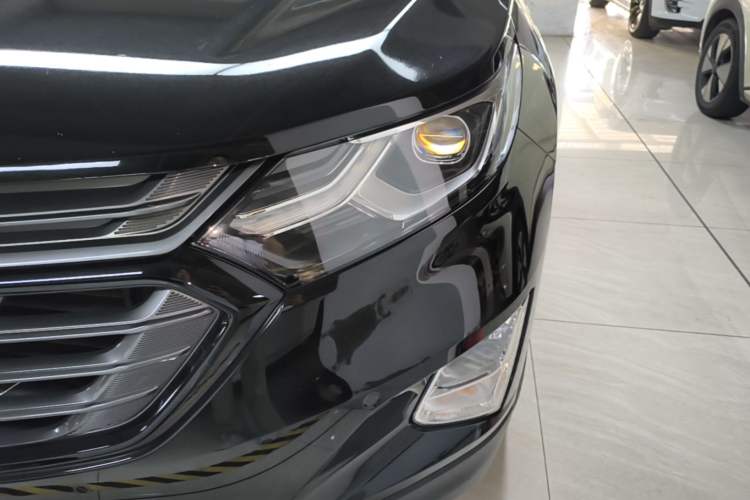 Used Chevrolet Equinox 2019 Redline 550T Automatic All-Wheel-Drive Trailblazer RS China VI Standard Left Front Headlight