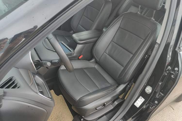 Used Chevrolet Equinox 2019 535T Automatic Chijie Edition China VI Left Front Seat