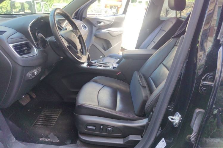 Used Chevrolet Equinox 2019 Redline 550T Automatic All-Wheel-Drive Trailblazer RS China VI Standard Left Front Seat