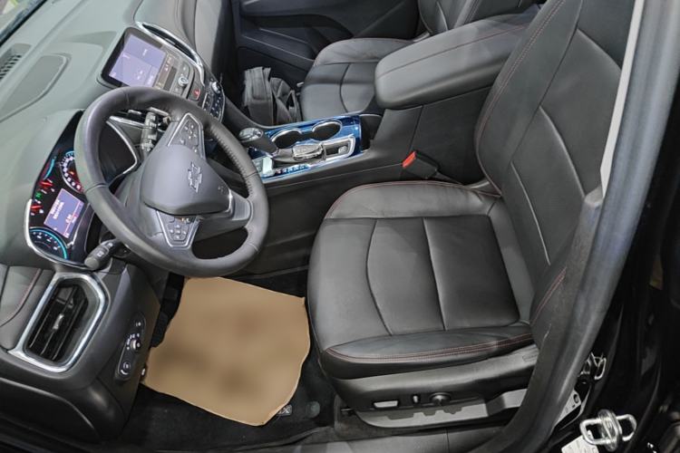 Used Chevrolet Equinox 2019 Redline 550T Automatic All-Wheel-Drive Trailblazer RS China VI Standard Left Front Seat