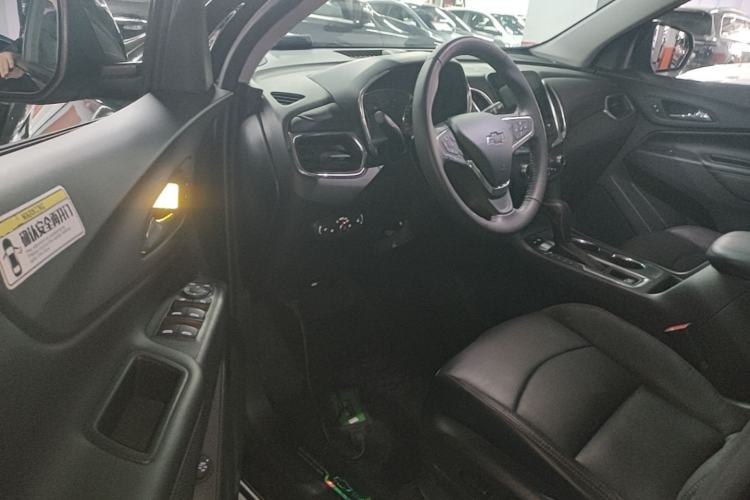 Used Chevrolet Equinox 2019 Redline 550T Automatic All-Wheel-Drive RS Model China VI Standard Left Front Seat