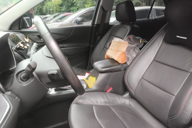 Used Chevrolet Equinox 2019 Redline 550T Automatic All-Wheel-Drive Trailblazer RS China VI Standard Left Front Seat