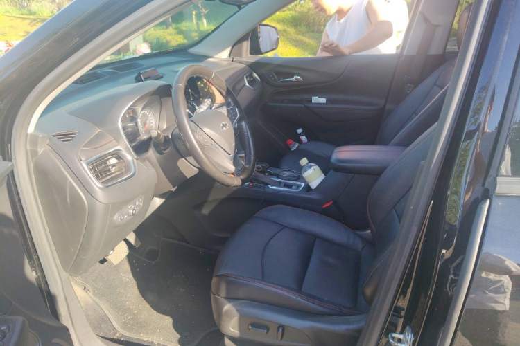 Used Chevrolet Equinox 2019 Redline 550T Automatic All-Wheel-Drive RS Model China VI Standard Left Front Seat