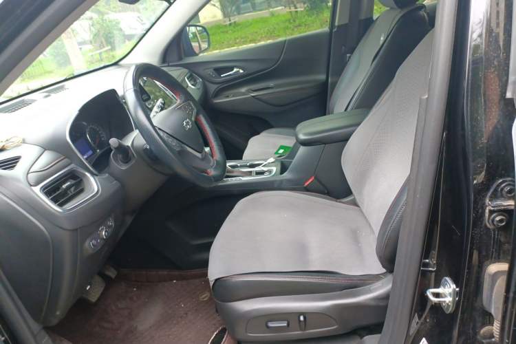 Used Chevrolet Equinox 2019 Redline 550T Automatic All-Wheel-Drive RS Model China VI Standard Left Front Seat