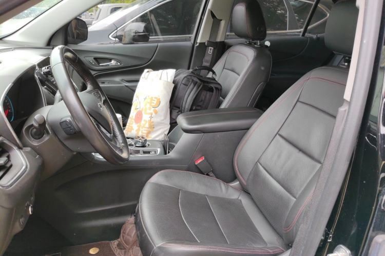 Used Chevrolet Equinox 2019 Redline 550T Automatic All-Wheel-Drive Trailblazer RS China VI Standard Left Front Seat