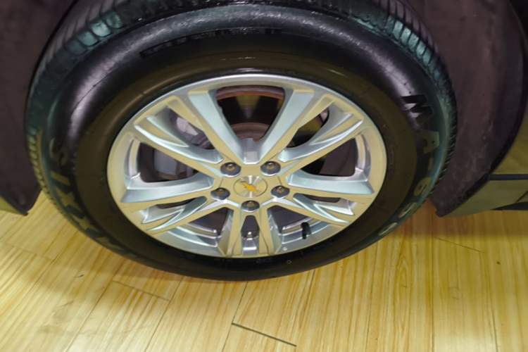 Used Chevrolet Equinox 2019 535T Automatic YuJie Edition China V Standard Left Front Wheel Hub