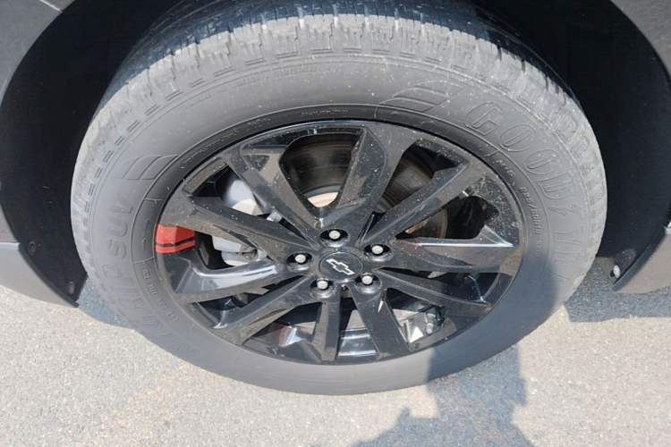 Used Chevrolet Equinox 2019 Redline 550T Automatic All-Wheel-Drive RS Model China VI Standard Left Front Wheel Hub