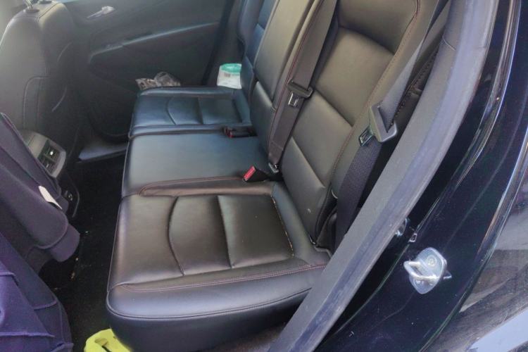 Used Chevrolet Equinox 2019 Redline 550T Automatic All-Wheel-Drive Trailblazer RS China VI Standard Left Rear Seat