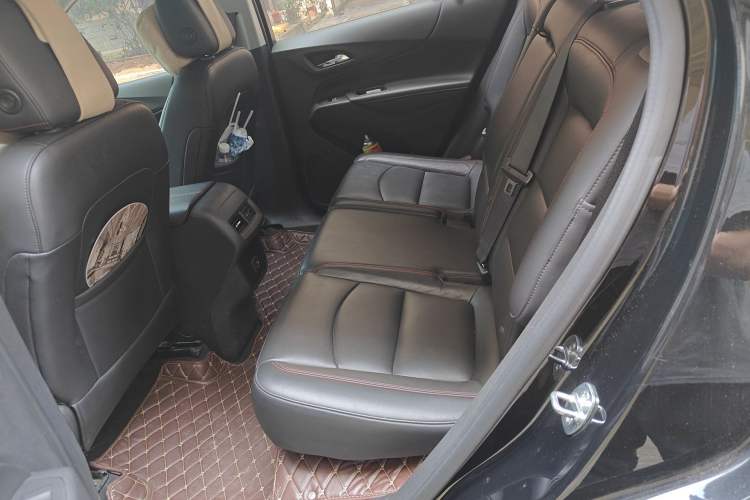 Used Chevrolet Equinox 2019 Redline 550T Automatic All-Wheel-Drive RS Model China V Standard Left Rear Seat
