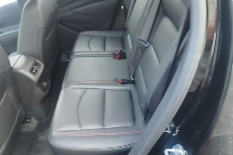 Used Chevrolet Equinox 2019 Redline 550T Automatic All-Wheel-Drive RS Model China VI Standard Left Rear Seat