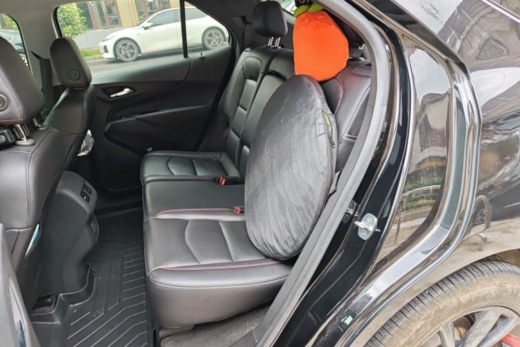 Used Chevrolet Equinox 2019 Redline 550T Automatic All-Wheel-Drive RS Model China VI Standard Left Rear Seat