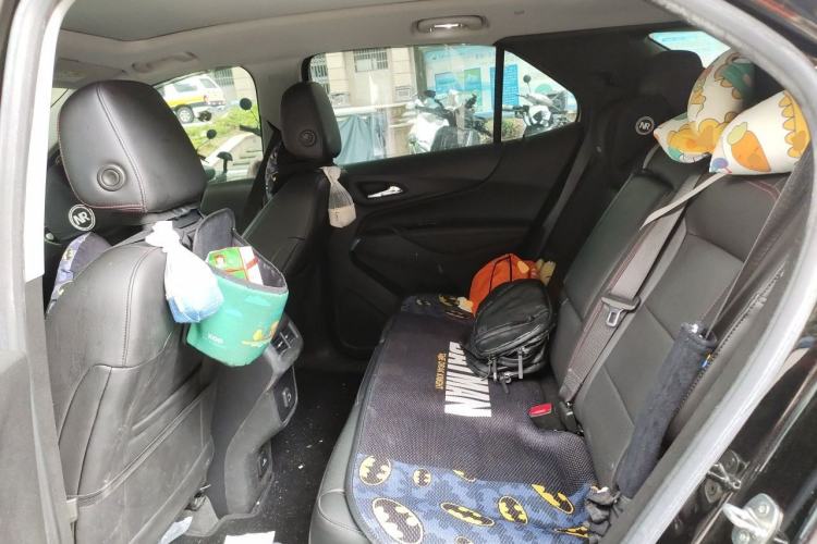 Used Chevrolet Equinox 2019 Redline 550T Automatic All-Wheel-Drive Trailblazer RS China VI Standard Left Rear Seat