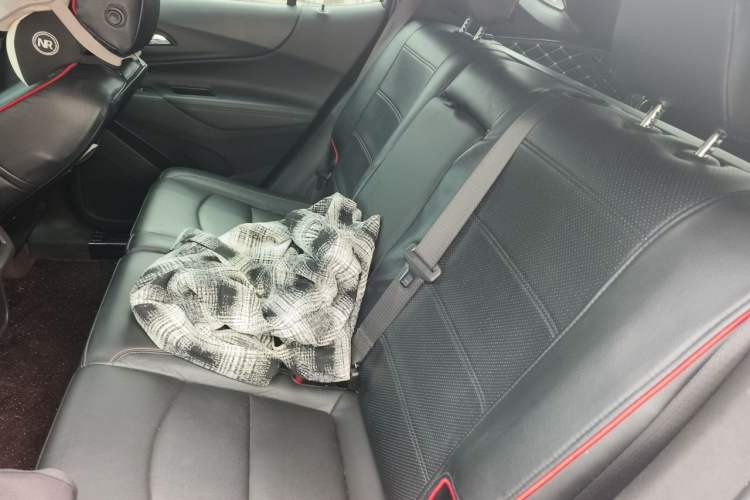 Used Chevrolet Equinox 2019 535T Automatic YuJie Edition China V Standard Left Rear Seat