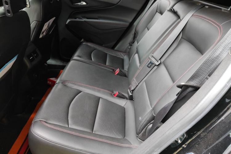 Used Chevrolet Equinox 2019 Redline 550T Automatic All-Wheel-Drive Trailblazer RS China VI Standard Left Rear Seat