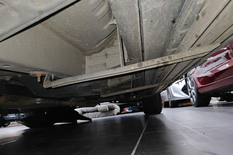 Used Chevrolet Equinox 2019 Redline 550T Automatic All-Wheel-Drive Trailblazer RS China VI Standard Left Side Sill