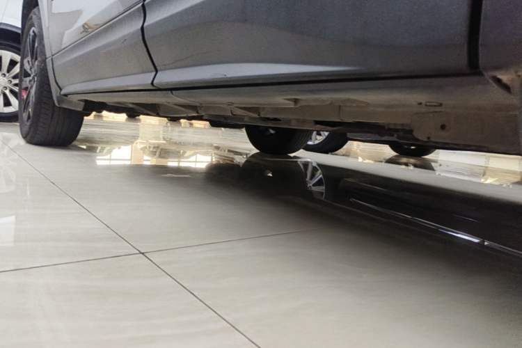 Used Chevrolet Equinox 2019 Redline 550T Automatic All-Wheel-Drive Trailblazer RS China VI Standard Left Side Sill