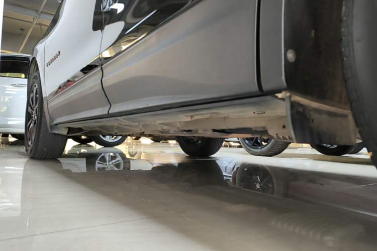 Used Chevrolet Equinox 2019 Redline 550T Automatic All-Wheel-Drive Trailblazer RS China VI Standard Left Side Sill
