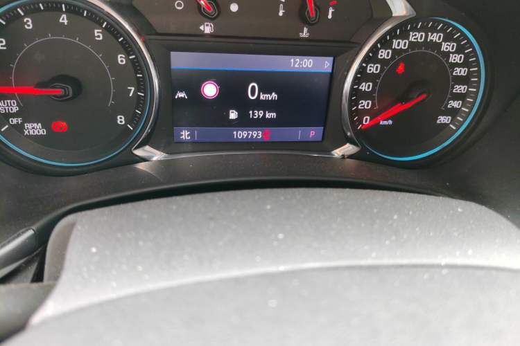 Used Chevrolet Equinox 2019 Redline 550T Automatic All-Wheel-Drive Trailblazer RS China VI Standard Odometer Close Up