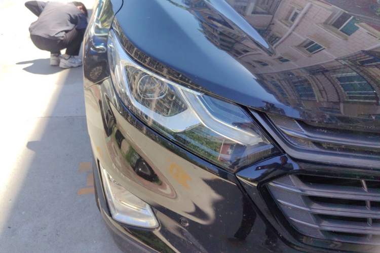 Used Chevrolet Equinox 2019 Redline 550T Automatic All-Wheel-Drive Trailblazer RS China VI Standard Right Front Headlight
