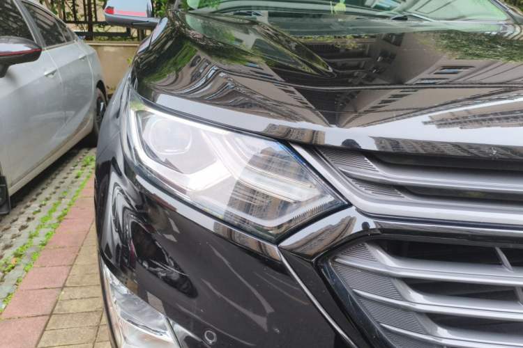 Used Chevrolet Equinox 2019 Redline 550T Automatic All-Wheel-Drive Trailblazer RS China VI Standard Right Front Headlight